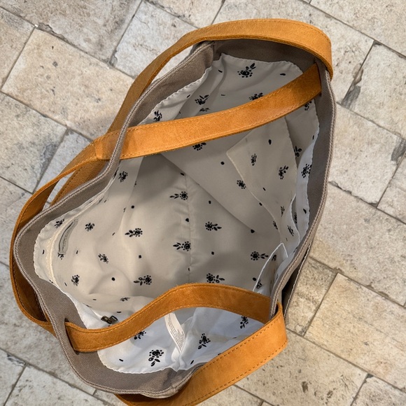 Hearth and Hand w/Magnolia, Grayish khaki Tote Bag Tan vegan slide Straps - Picture 10 of 16